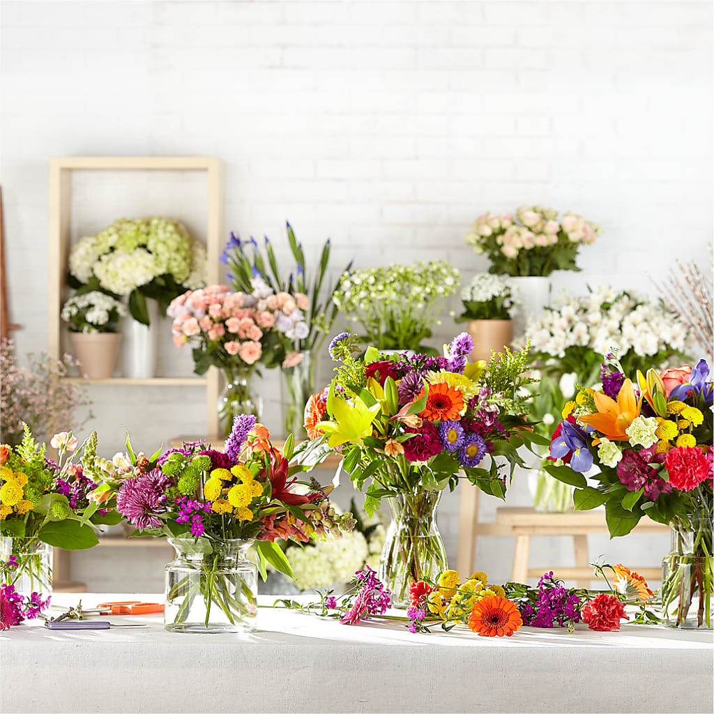 Bold & Bright – A Florist Original – DANI' SWEET DELIGHTS, Las Vegas NV