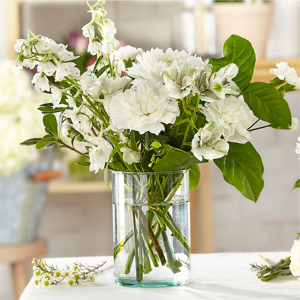 Classic Ivory – A Florist Original – DANI' SWEET DELIGHTS, Las Vegas NV