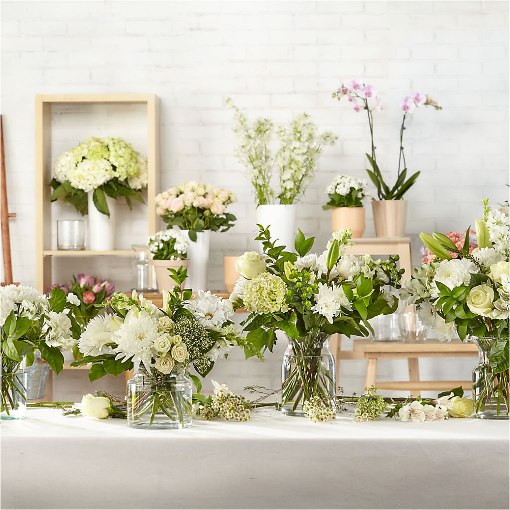 Classic Ivory – A Florist Original – DANI' SWEET DELIGHTS, Las Vegas NV