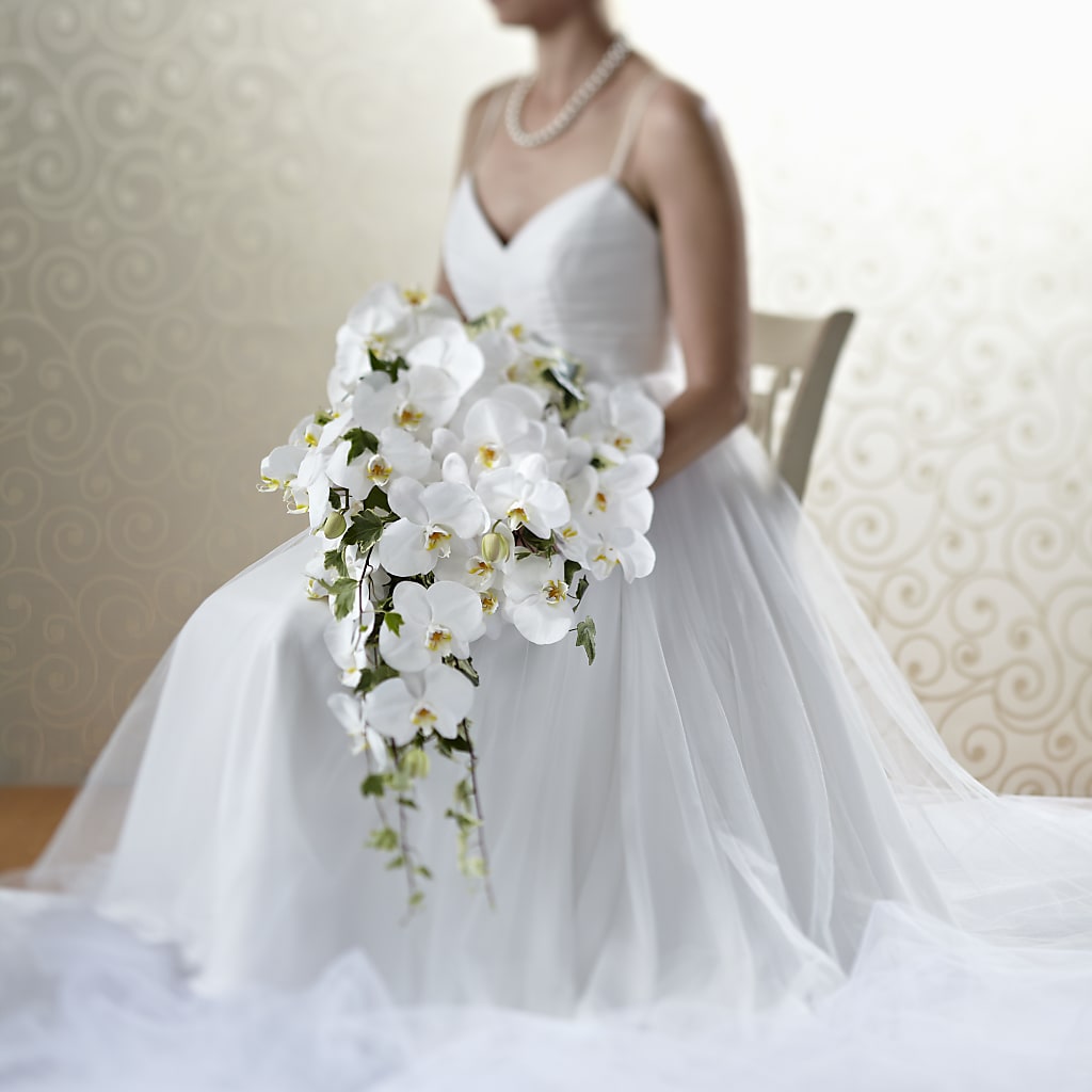Classic White Bouquet – DANI' SWEET DELIGHTS, Las Vegas NV