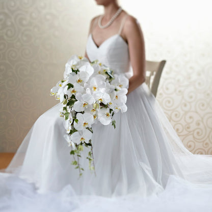 Classic White Bouquet – DANI' SWEET DELIGHTS, Las Vegas NV